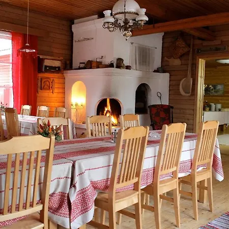 Loma-vietonen Holiday Village Holiday home *