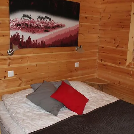 Loma-vietonen Holiday Village