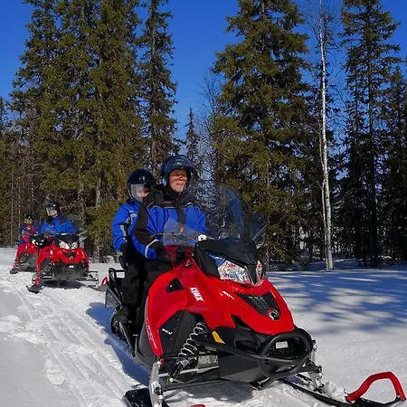 Loma-vietonen Holiday Village