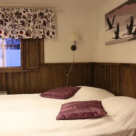 Loma-vietonen Holiday Village *