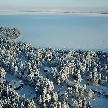 Loma-vietonen Holiday Village