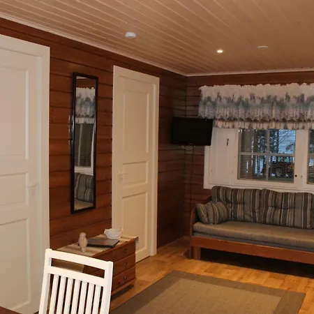 Loma-vietonen Holiday Village Dom wakacyjny Meltosjärvi